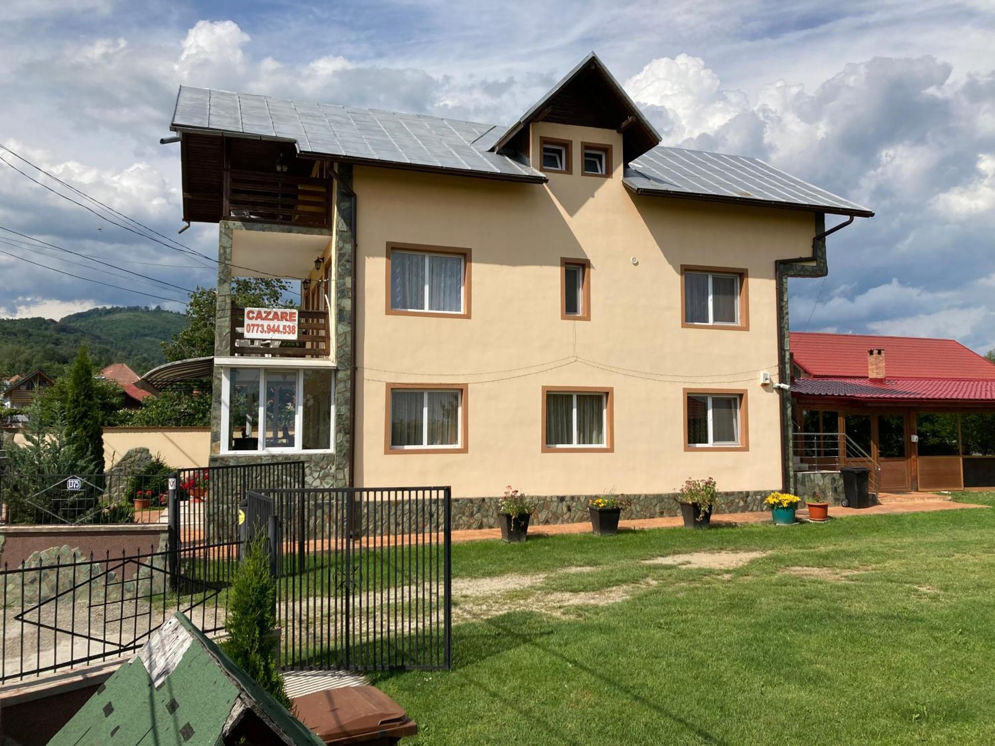 Pensiunea Casa Domnitei Baia de Fier Exterior photo