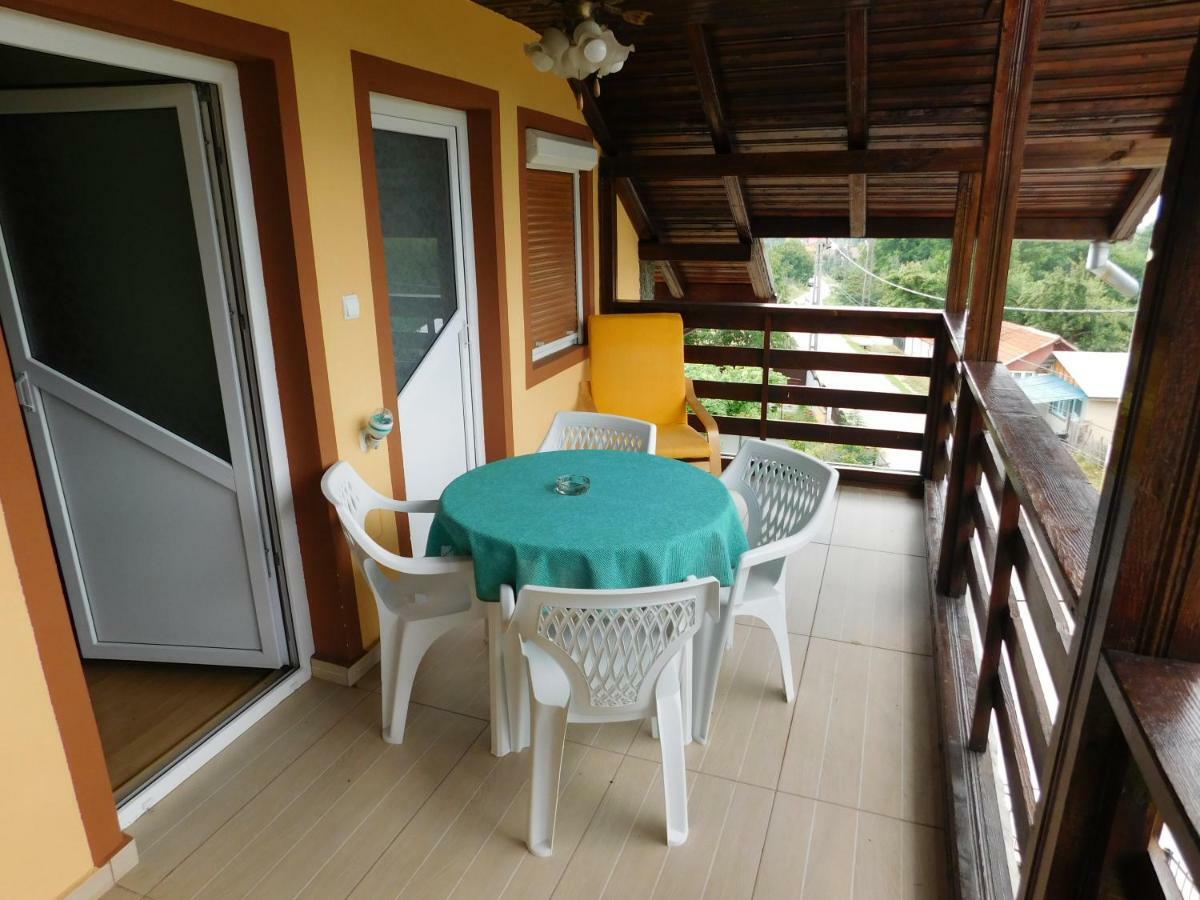 Pensiunea Casa Domnitei Baia de Fier Exterior photo