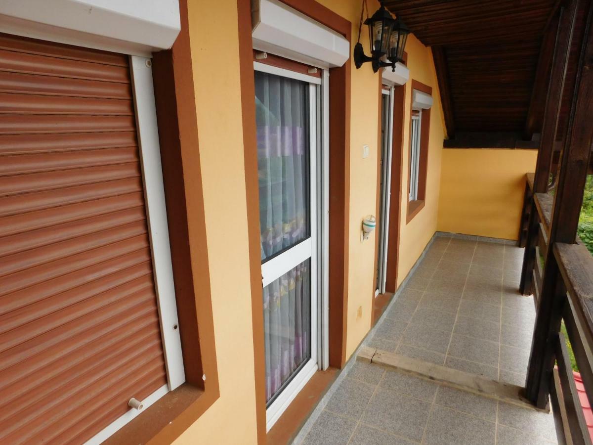 Pensiunea Casa Domnitei Baia de Fier Exterior photo